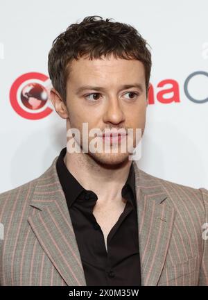 Las Vegas, États-Unis. 11 avril 2024. Joseph Quinn arrive au CinemaCon 2024 - Big Screen Achievement Awards au Colisée du Caesars Palace le 11 avril 2024 à Las Vegas, Nevada © JPA/AFF-USA.com crédit : AFF/Alamy Live News Banque D'Images