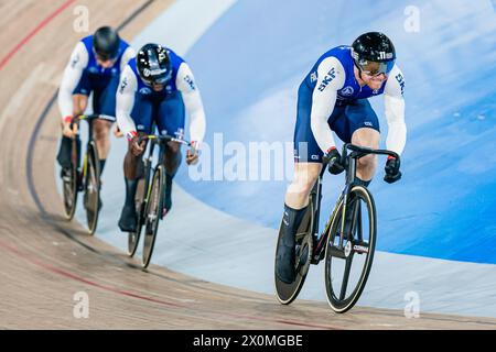 Milton, Canada. 12 avril 2024. Photo par Alex Whitehead/SWpix.com - 12/04/2024 - cyclisme - Coupe des Nations Tissot UCI Track - 3e manche : Milton - Centre national de cyclisme Mattamy, Milton, Ontario, Canada - qualification de sprint par équipe masculine - Sébastien Vigier, Melvin Landerneau et Rayan Helal de France crédit : SWpix/Alamy Live News Banque D'Images