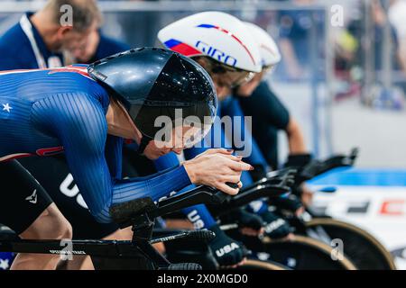 Milton, Canada. 12 avril 2024. Photo par Alex Whitehead/SWpix.com - 12/04/2024 - cyclisme - Coupe des Nations Tissot UCI Track - 3e manche : Milton - Centre national de cyclisme Mattamy, Milton, Ontario, Canada - première manche de poursuite par équipe féminine - Lily Williams des États-Unis crédit : SWpix/Alamy Live News Banque D'Images