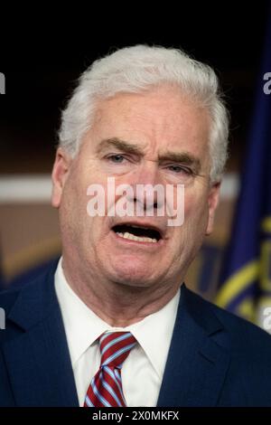 Washington, États-Unis. 10 avril 2024. Le whip majoritaire Tom Emmer (républicain du Minnesota) assiste à une conférence de presse au Capitole des États-Unis à Washington, DC, USA, mercredi 10 avril, 2024. photo de Rod Lamkey/CNP/ABACAPRESS.COM crédit : Abaca Press/Alamy Live News Banque D'Images