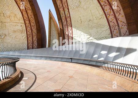 Le monument du Pakistan à Islamabad, Pakistan. Monument national en forme de pétales. Musée national. Banque D'Images