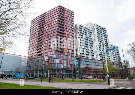 Complexe moderne de tours résidentielles ¨Calypso¨ dans le centre de Rotterdam, aux pays-Bas Banque D'Images