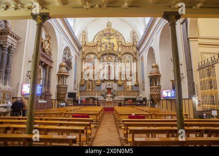 Pampelune, Espagne - 3 mars 2024 : nef principale de l'église San Lorenzo, Pampelune, Navarre, Espagne Banque D'Images