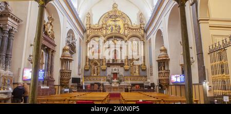 Pampelune, Espagne - 3 mars 2024 : nef principale de l'église San Lorenzo, Pampelune, Navarre, Espagne Banque D'Images