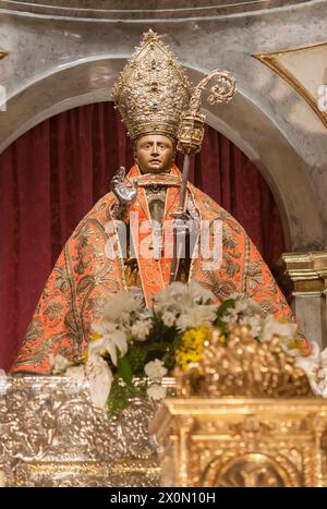 Pampelune, Espagne - 3 mars 2024 : figure Saint patron de San Fermin à l'église San Lorenzo, Pampelune, Navarre, Espagne. Vue de face Banque D'Images