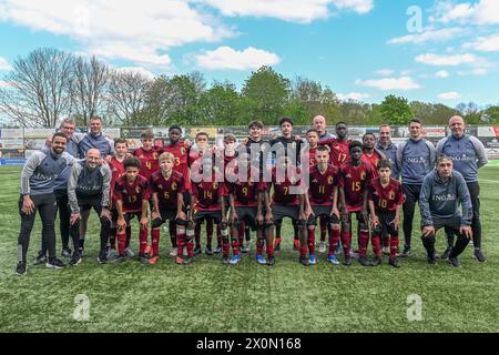 Bilzen, Belgique. 10 avril 2024. Team Belgium photographiée après un match amical de football entre les équipes nationales de Belgique et des pays-Bas de moins de 15 ans futures, le mercredi 10 avril 2024 à Bilzen, Belgique . Crédit : Sportpix/Alamy Live News Banque D'Images