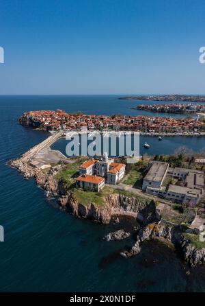 École de pêche abandonnée sur l'île de St Kirik à Sozopol, Bulgarie Banque D'Images