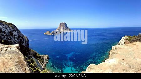 Es Vedra sur la merveilleuse île d'Ibiza, îles Baléares, Espagne Banque D'Images