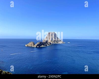 Es Vedra sur la merveilleuse île d'Ibiza, îles Baléares, Espagne Banque D'Images