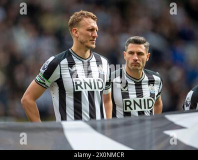 Newcastle, Royaume-Uni. 13 avril 2024. 13 avril 2024 ; St James' Park, Newcastle, Angleterre ; premier League Football, Newcastle United contre Tottenham Hotspur ; Newcastle porte le RNID pour le Royal National Institute for the Deaf au lieu de leur sponsor régulier Sela Credit : action plus Sports images/Alamy Live News Banque D'Images