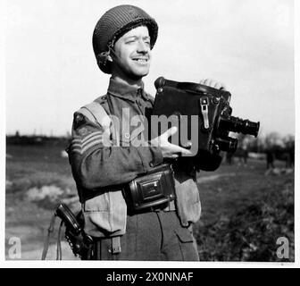 CAMERAMEN DE L'UNITÉ DE FILM et DE PHOTO DE L'ARMÉE - 14290316 - Sergent W.A. Greenhalgh de la R.A. il a été blessé alors qu'il débarquait en Normandie le jour J. En temps de paix, il était contremaître boulanger et vivait au 62 Lansdowne Street, Blackburn, Lancs. Négatif photographique, Armée britannique Banque D'Images