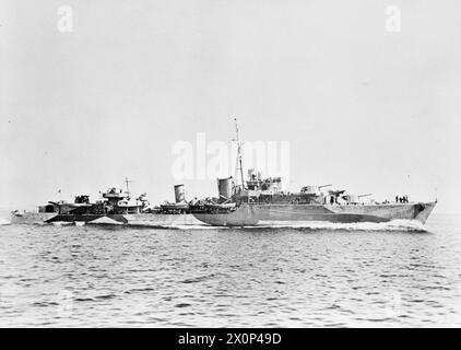 NCSM IROQUOIS, DESTROYER DE CLASSE TRIBALE CANADIENNE, ET NAVIRE JUMEAU DU HAIDA, 1944 - VUE DE BROADSIDE Banque D'Images