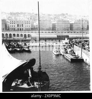 L'OCCUPATION ALLIÉE DE L'AFRIQUE DU NORD FRANÇAISE, 1942-1945 - vue générale d'Alger occupée par les Alger prise du navire de transport HMT Orion de la Royal Navy, 23 novembre 1942 Armée britannique, Royal Navy Banque D'Images