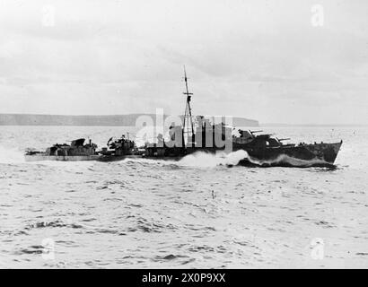 Le HMS Scourge, un destroyer de classe S, a effectué des essais de vitesse le 12 octobre 1943 pour tester ses performances et sa maniabilité en mer. Banque D'Images