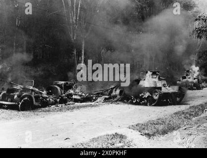 LA CONQUÊTE JAPONAISE DE LA MALAISIE, 1942 - des chars japonais de type 95 Ha-Go éliminés à un barrage routier sur la route Muar - Parit Sulong, près de Bakri en Malaisie, le 18 janvier 1942. Neuf chars ont été détruits dans cet engagement par deux canons antichars 2-pdr du 2/4th Australian anti-Tank Regiment. La bataille de Muar, qui a eu lieu autour du pont de Gemensah et de la rivière Muar à Johore, a été le dernier engagement majeur de la campagne Banque D'Images