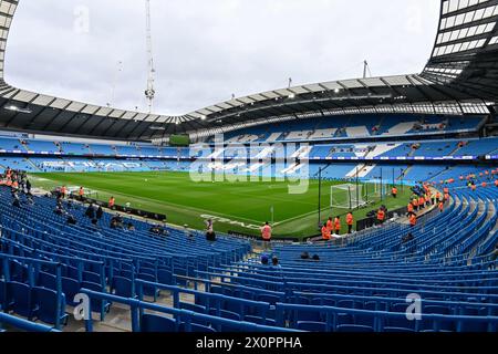 Manchester, Royaume-Uni. 13 avril 2024. Vue générale de l'Etihad Stadium avant le match de premier League Manchester City vs Luton Town à l'Etihad Stadium, Manchester, Royaume-Uni, le 13 avril 2024 (photo de Cody Froggatt/News images) à Manchester, Royaume-Uni, le 13/04/2024. (Photo de Cody Froggatt/News images/Sipa USA) crédit : Sipa USA/Alamy Live News Banque D'Images