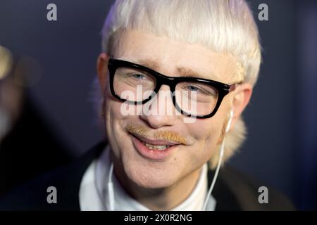 AMSTERDAM - Joost Klein lors d'un après-midi presse avant l'Eurovision en concert dans AFAS Live. Chaque année, un mois avant le concours Eurovision de la chanson, différents participants se réunissent au concours Eurovision de la chanson pour chanter leur participation. ANP SANDER KONING pays-bas Out - belgique Out Banque D'Images