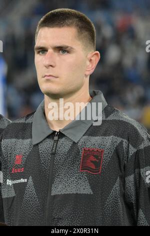 Rome, Italie. 12 avril 2024. Norbert GyÃ¶mbérof US Salernitana 1919 regardez pendant le match de Serie A entre SS Lazio vs US Salernitana 1919 au stade Olimpic le 12 avril 2024 à Rome, italie score final 4-1 (crédit image : © Agostino Gemito/Pacific Press via ZUMA Press Wire) USAGE ÉDITORIAL SEULEMENT! Non destiné à UN USAGE commercial ! Banque D'Images