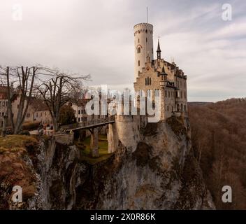 HONAU, ALLEMAGNE - 3 MARS 2024 : les lieux uniques de l'alb souabe en Allemagne. Château Lichtenstein en Allemagne Banque D'Images