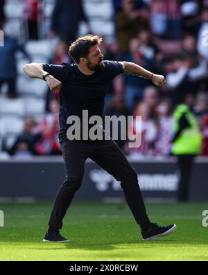 Russell Martin, entraîneur de Southampton, célèbre à plein temps le Sky Bet Championship match au St Mary's Stadium de Southampton. Date de la photo : samedi 13 avril 2024. Banque D'Images