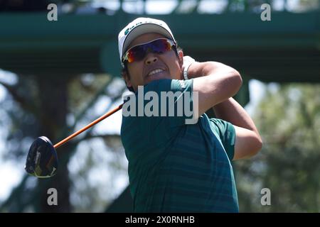 Augusta, États-Unis. 13 avril 2024. Le Japonais Hideki Matsuyama part sur le dix-huitième trou lors de la troisième manche du tournoi Masters à Augusta National Golf Club à Augusta, Géorgie, le samedi 13 avril 2024. Matsuyama a terminé la journée à cinq sur-par. Photo de Tannen Murray/UPI crédit : UPI/Alamy Live News Banque D'Images