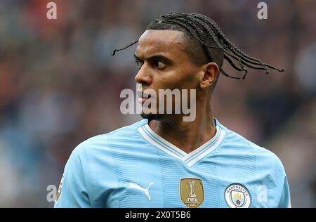 Stade Etihad, Manchester, Royaume-Uni. 13 avril 2024. Premier League Football, Manchester City contre Luton Town ; Manuel Akanji de Manchester City Credit : action plus Sports/Alamy Live News Banque D'Images