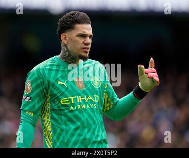 Manchester, Royaume-Uni. 13 avril 2024. Ederson de Manchester City lors du match de premier League à l'Etihad Stadium, Manchester. Le crédit photo devrait se lire : Andrew Yates/Sportimage crédit : Sportimage Ltd/Alamy Live News Banque D'Images