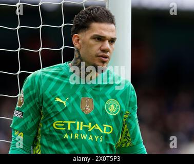 Manchester, Royaume-Uni. 13 avril 2024. Ederson de Manchester City lors du match de premier League à l'Etihad Stadium, Manchester. Le crédit photo devrait se lire : Andrew Yates/Sportimage crédit : Sportimage Ltd/Alamy Live News Banque D'Images