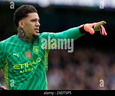 Manchester, Royaume-Uni. 13 avril 2024. Ederson de Manchester City lors du match de premier League à l'Etihad Stadium, Manchester. Le crédit photo devrait se lire : Andrew Yates/Sportimage crédit : Sportimage Ltd/Alamy Live News Banque D'Images