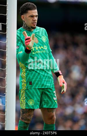 Manchester, Royaume-Uni. 13 avril 2024. Ederson de Manchester City lors du match de premier League à l'Etihad Stadium, Manchester. Le crédit photo devrait se lire : Andrew Yates/Sportimage crédit : Sportimage Ltd/Alamy Live News Banque D'Images