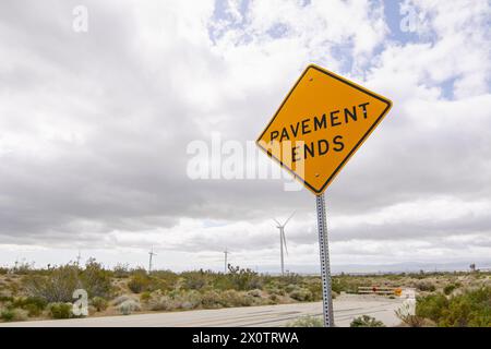 Éoliennes dans le haut désert de Mojave dans le comté de Kern, au nord-ouest de Lancaster, Californie. Banque D'Images