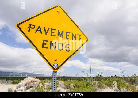 Éoliennes dans le haut désert de Mojave dans le comté de Kern, au nord-ouest de Lancaster, Californie. Banque D'Images