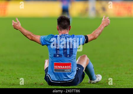 Sydney, Australie. 13 avril 2024. Joseph Lolley du Sydney FC réagit à l'arbitre lors du match de A-League RD24 masculin entre le Sydney FC et les Wanderers à l'Allianz Stadium le 13 avril 2024 à Sydney, Australie crédit : IOIO IMAGES/Alamy Live News Banque D'Images