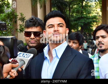 Mumbai, Inde. 13 avril 2024. MUMBAI, INDE - 13 AVRIL : Sahil Khan, acteur de Bollywood, quitte le quartier général de la police de Mumbai après l'interrogatoire dans l'affaire Mahadev App, au bureau du CP, le 13 avril 2024 à Mumbai, en Inde. (Photo de Bhushan Koyande/Hindustan Times/Sipa USA ) crédit : Sipa USA/Alamy Live News Banque D'Images