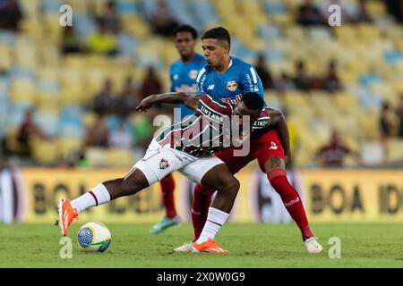 13 avril 2024, Rio de Janeiro, Rio de Janeiro, Brésil : RIO DE JANEIRO, BRÉSIL - 13 AVRIL : JHON ARIAS de Fluminense combat pour le ballon lors du match entre Fluminense et Red Bull Bragantino dans le cadre de Brasileirao 2024 au stade Maracana le 13 avril 2024 à Rio de Janeiro, Brésil. (Crédit image : © Ruano Carneiro/ZUMA Press Wire) USAGE ÉDITORIAL SEULEMENT! Non destiné à UN USAGE commercial ! Banque D'Images