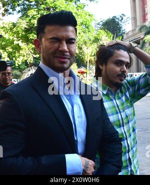 Mumbai, Inde. 13 avril 2024. MUMBAI, INDE - 13 AVRIL : Sahil Khan, acteur de Bollywood, quitte le quartier général de la police de Mumbai après l'interrogatoire dans l'affaire Mahadev App, au bureau du CP, le 13 avril 2024 à Mumbai, en Inde. (Photo de Bhushan Koyande/Hindustan Times/Sipa USA ) crédit : Sipa USA/Alamy Live News Banque D'Images