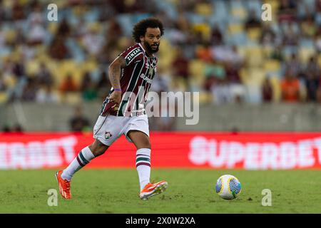 RIO DE JANEIRO, BRÉSIL - 13 AVRIL : MARCELO de Fluminense lance le ballon pendant le match entre Fluminense et Red Bull Bragantino dans le cadre de Brasileirao 2024 au stade Maracana le 13 avril 2024 à Rio de Janeiro, Brésil. Banque D'Images