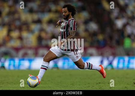 RIO DE JANEIRO, BRÉSIL - 13 AVRIL : MARCELO de Fluminense lance le ballon pendant le match entre Fluminense et Red Bull Bragantino dans le cadre de Brasileirao 2024 au stade Maracana le 13 avril 2024 à Rio de Janeiro, Brésil. Banque D'Images