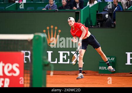 Monaco, Moldavie. 12 avril 2024. Ugo Humbert lors du Rolex Monte-Carlo ATP Masters 1000 le 12 avril 2024 au Monte Carlo Country Club de Roquebrune Cap Martin près de Monaco. Photo de Victor Joly/ABACAPRESS.COM crédit : Abaca Press/Alamy Live News Banque D'Images