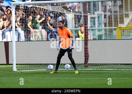 Carlo Pinsoglio lors du match de Serie A entre le Torino FC et le Juventus FC le 13 avril 2024 au stade olympique de la Grande Torino à Turin, en Italie. Banque D'Images