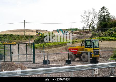 Wendover, Royaume-Uni. 13 avril 2024. HS2 travaux de construction à Wendover, Buckinghamshire pour le train à grande vitesse de Londres à Birmingham. Une grande partie de l'ancienne campagne est méconnaissable. Crédit : Maureen McLean/Alamy Live News Banque D'Images