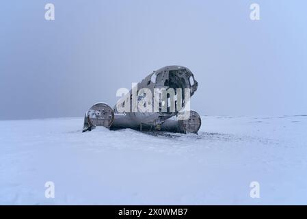 Epave d'avion DC3 sur Sólheimasandur, Islande Banque D'Images