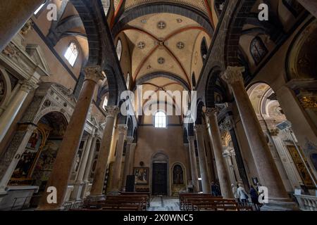 GÊNES, ITALIE, 23 MAI 2023 - intérieur de Santa Maria di Castello de Gênes dans le centre historique de Gênes, Italie Banque D'Images