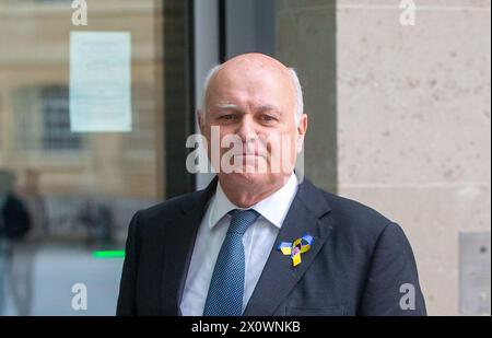 Londres, Angleterre, Royaume-Uni. 14 avril 2024. L'ancien président du Parti conservateur IAIN DUNCAN SMITH est vu devant la BBC alors qu'il apparaît dimanche avec Laura Kuenssberg show. (Crédit image : © Tayfun Salci/ZUMA Press Wire) USAGE ÉDITORIAL SEULEMENT! Non destiné à UN USAGE commercial ! Banque D'Images