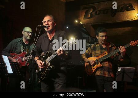 13 avril 2024, Rome, Latium, Italie : David Blamires et Killer Combo au Boogie Club de Rome. Le groupe propose des chansons centrées sur la vocalité de Blamires, des pièces connues et jouées avec le Pat Metheny Group, dont il était un membre officiel et stable entre les années 80 et 90, jouant dans le monde entier et remportant deux Grammy Awards. Composition : David Blamires voix et effets de guitare ; Luigi Masciari guitare ; Giampiero Locatelli piano ; Francesco Poeri Basso ; Pietro Iodice batterie. (Crédit image : © Daniela Franceschelli/Pacific Press via ZUMA Press Wire) USAGE ÉDITORIAL SEULEMENT! Non destiné aux États-Unis commerciaux Banque D'Images