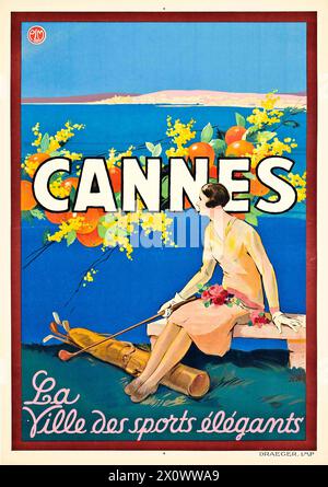 Affiche de voyage Vintage française par PLM Cannes, la ville des Sports élégants. 1920s. Montrant une femme en train de jouer au golf. Banque D'Images