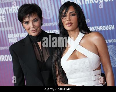 (De gauche à droite) Kris Jenner et Kim Kardashian à la 10e cérémonie annuelle de prix de percée qui s'est tenue à l'Academy Museum of Motion Picture à Los Angeles, CA le samedi, ?avril 13, 2024. (Photo de Sthanlee B. Mirador/Sipa USA) Banque D'Images