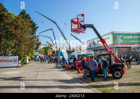 st. pölten, autriche, 12 avril 2024, salon mawev, exposition de matériel de construction, manitou *** st pölten, österreich, 12. avril 2024, mawev show, ausstellung für baumaschinen, manitou Copyright : XW.Simlingerx Banque D'Images