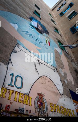 La murale Maradona et le sanctuaire dans la via Emanuele de DEO, Naples, Italie Banque D'Images