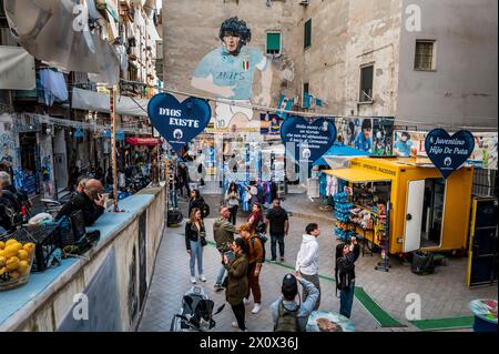 La murale Maradona et le sanctuaire dans la via Emanuele de DEO, Naples, Italie Banque D'Images